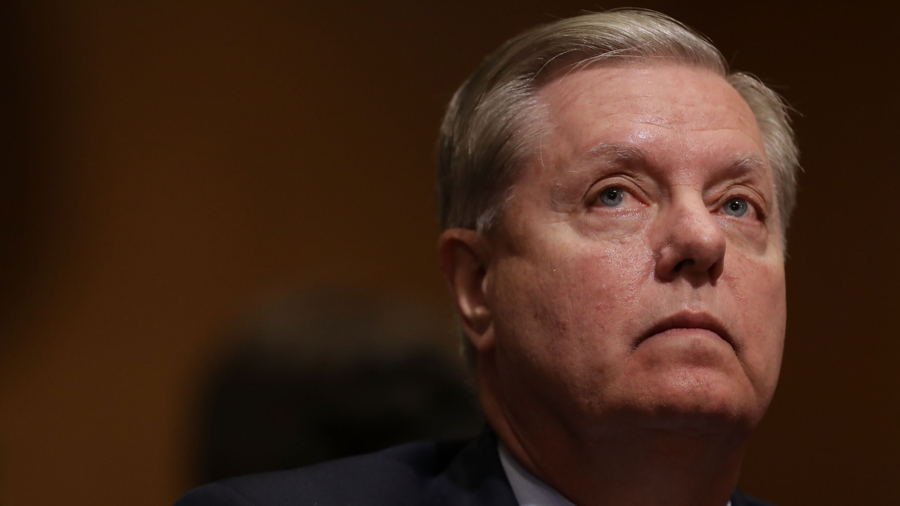 Sen. Lindsey Graham Invites Robert Mueller to Testify About Phone Call With Barr