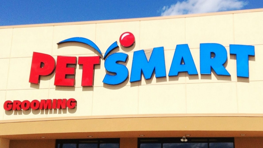 Pit Bull Bites, Seriously Injures PetSmart Worker During Routine Grooming Session