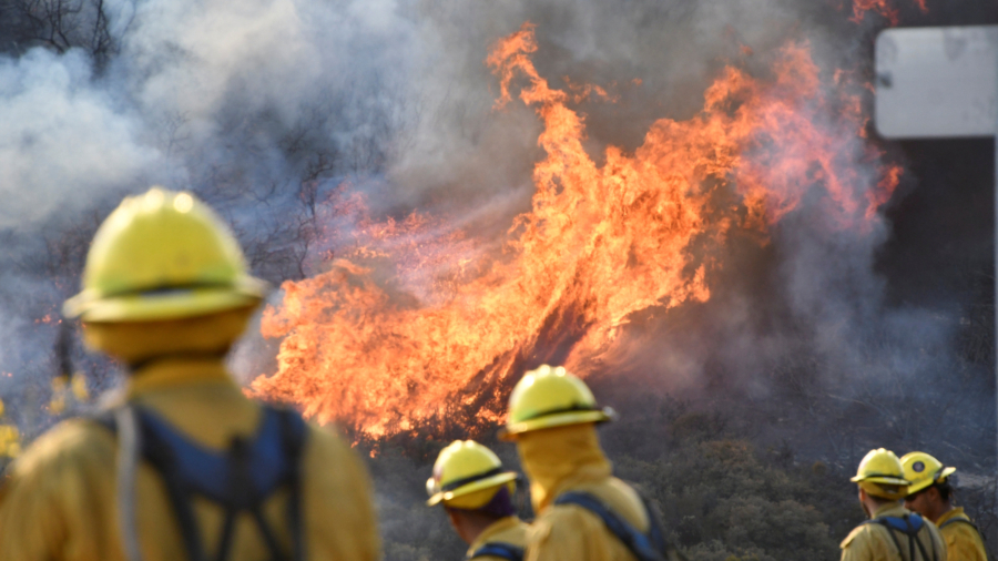 California Wildfire Rages Toward Scenic Coastal Communities