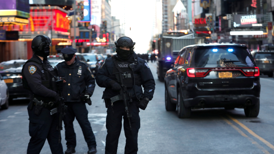 Explosion Rocks New York Commuter Hub, Suspect in Custody