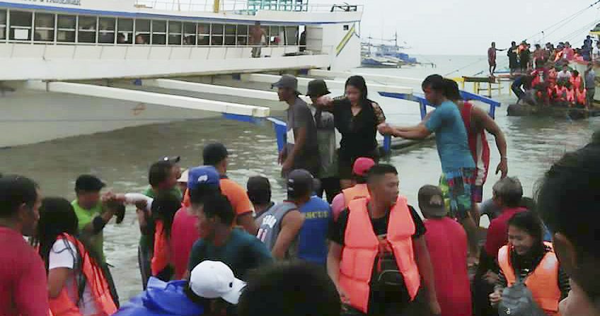 Philippine Ferry Capsizes With 251 on Board, 4 Dead