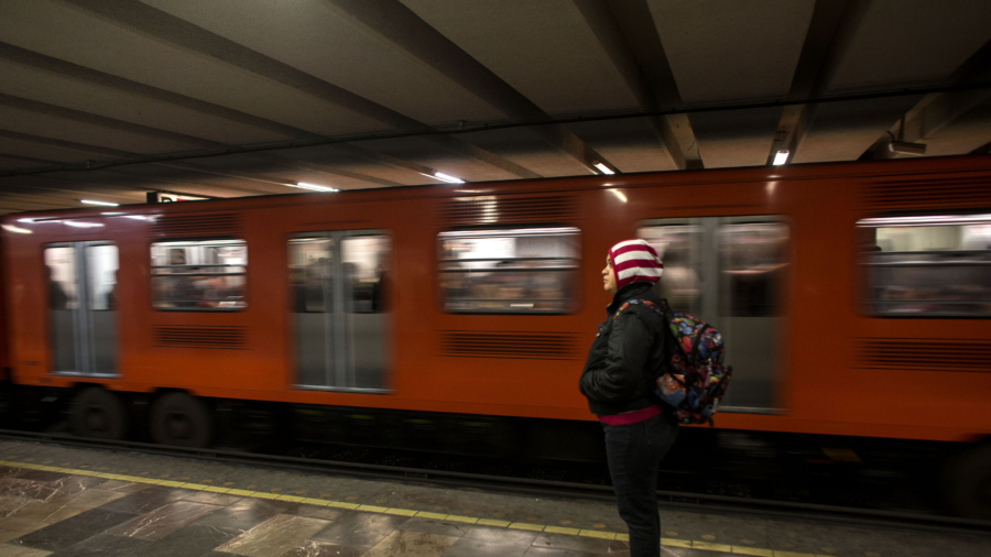 Man ‘Sleeping’ on Mexico City Subway Found to Be Dead
