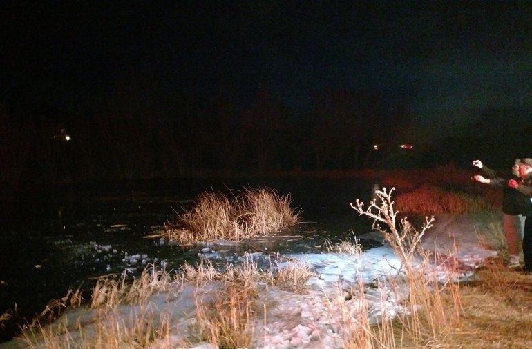 Police Officer Saves 8-Year-Old From Frozen Pond on Christmas Day