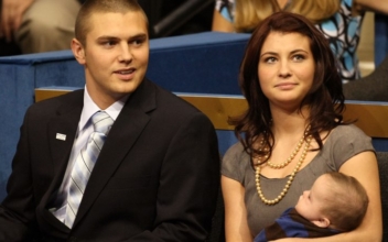 Sarah Palin’s Daughter Willow Reveals She’s Pregnant With Twins