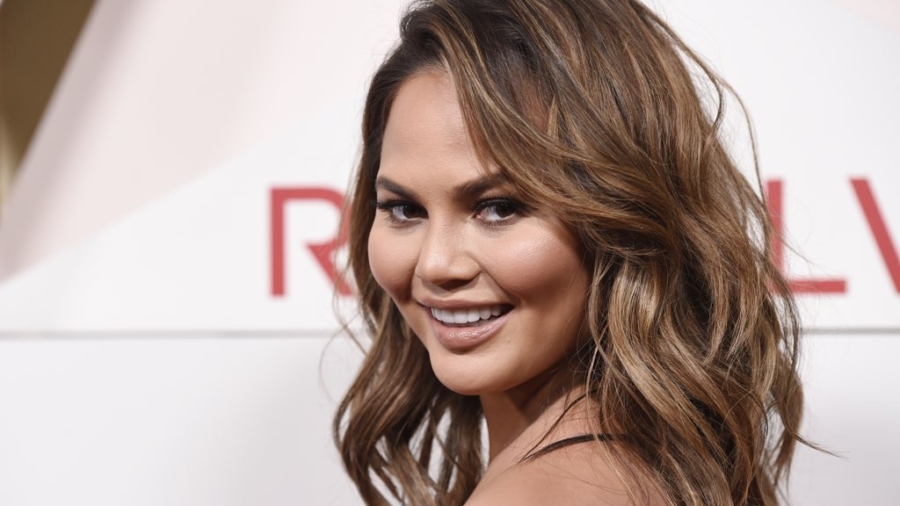 Plane With Chrissy Teigen Returns to LA Because Passenger Was On Wrong Flight