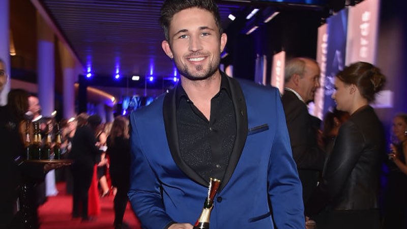 Michael Ray Charged With DUI; Hit Car At McDonald’s