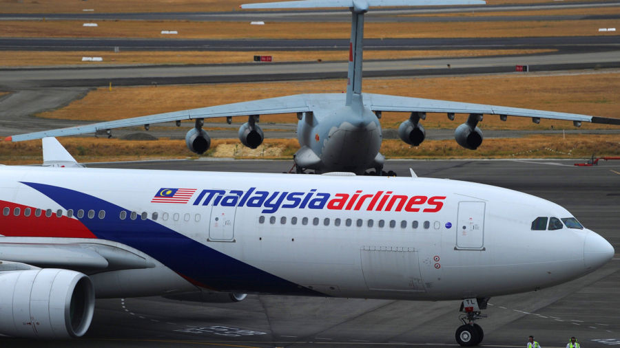 Malaysia Hires Private Firm to Search for Missing Flight MH370