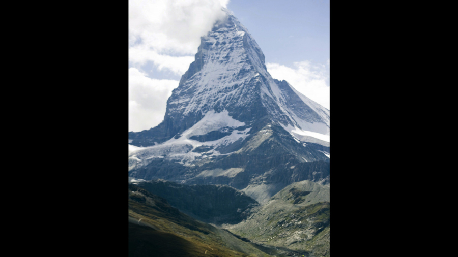 13,000 Tourists Stuck in Matterhorn Town Amid Avalanche Risk
