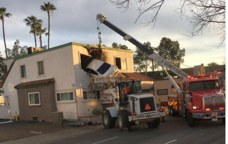 Car Crashes into Second Floor Building in California, 2 Injured