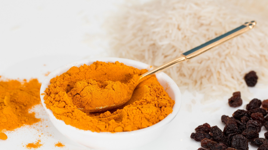 Woman Halts Cancer in Its Tracks With Turmeric