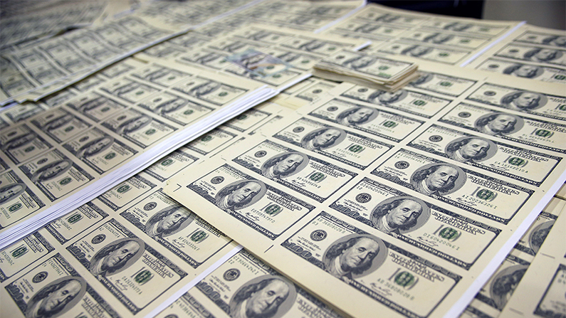 US Government Needs to Become More Efficient: Finance Professor