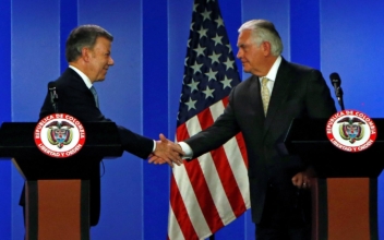 Tillerson Praises Colombia Aid to Venezuelans, Anti-Drug Efforts