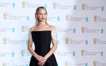 Jennifer Lawrence Slammed for Rudeness Toward BAFTA Host Joanna Lumley