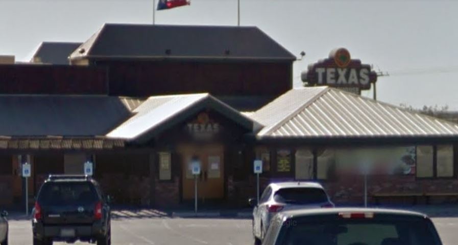 Texas Roadhouse Apologizes After Manager Asked Breastfeeding Mother to Cover Up