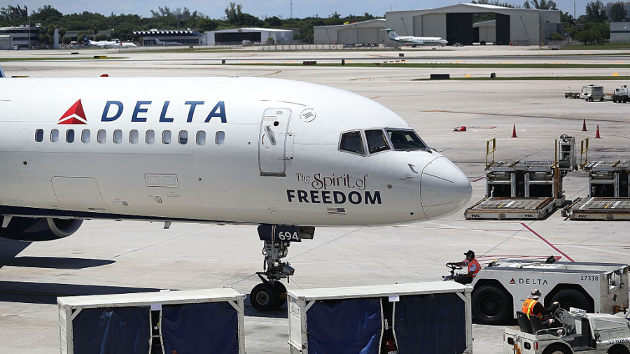 A Delta Flight Was Forced to Make an Emergency Landing When One of the Plane’s Engines Failed