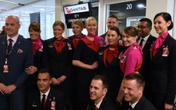 Qantas Airways Makes First Non-Stop Flight Between Australia and Europe