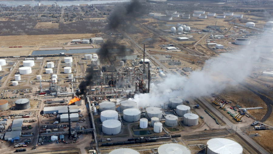 Big Explosion at Wisconsin Refinery, Casualties Reported