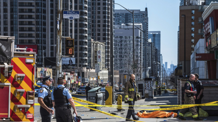 Van Hits People on Sidewalk in Toronto, Many Casualties Reported