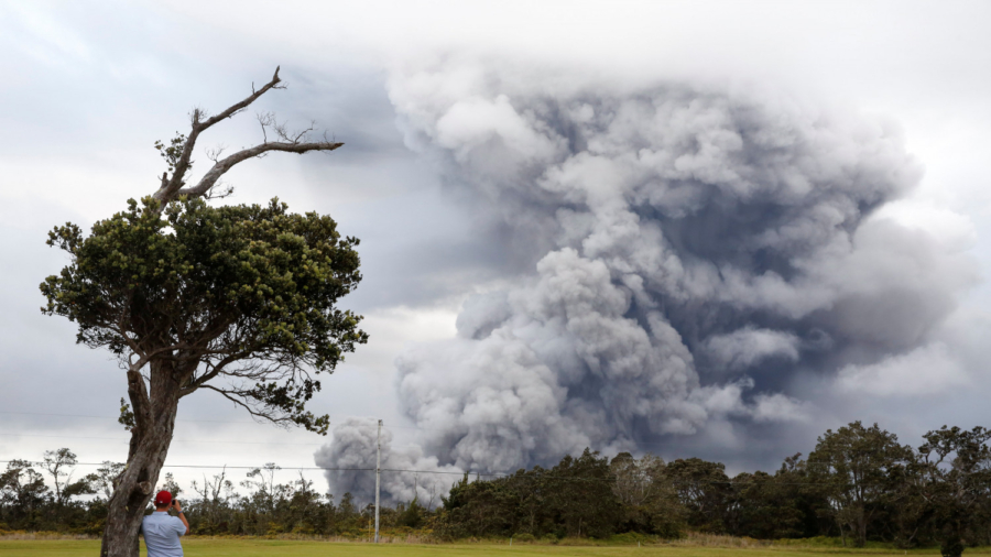 Ash Cloud From Hawaii Volcano Sparks New Warning, Here’s What Officials Say