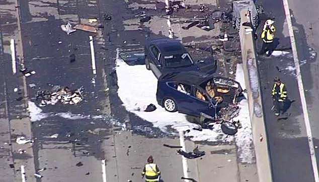 The driver of this Tesla S was killed when he hit the concrete barrier. (blacklistednews.com)