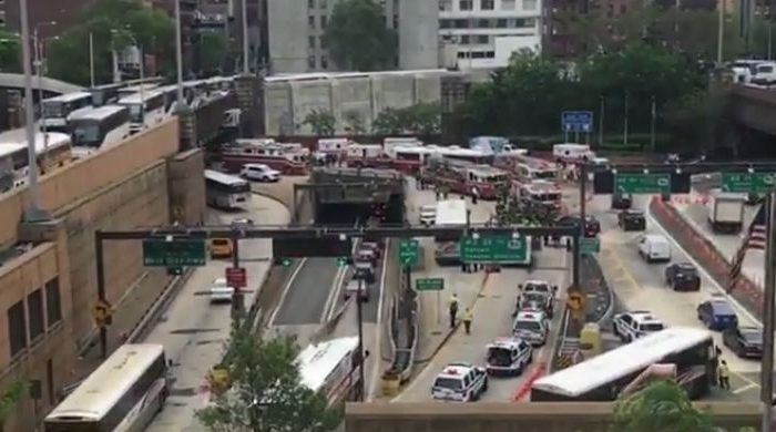 2 Buses Crash in New York’s Lincoln Tunnel: 34 Injured, 7 Badly