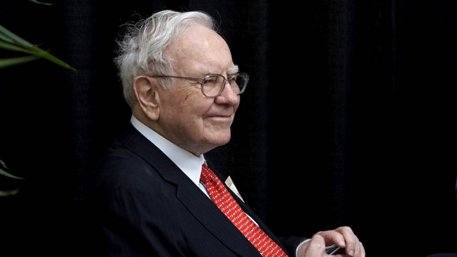 The Price for Lunch With Warren Buffett: $3,300,100