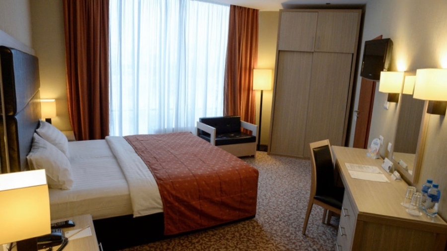 Expert Warns of Potential Hotel-Stay Cleanliness Issues, Offer Tips for Good Hotel-Visit Hygiene