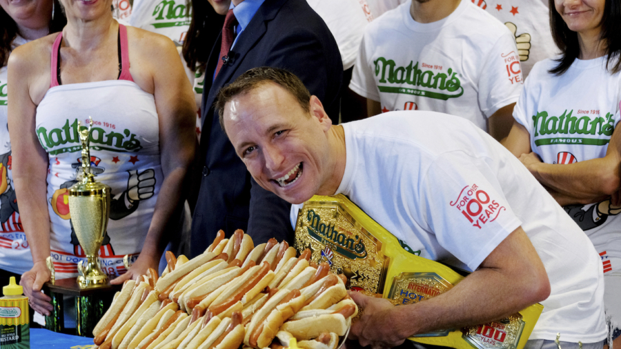 Eating Titans Take on Hot Dog Contest