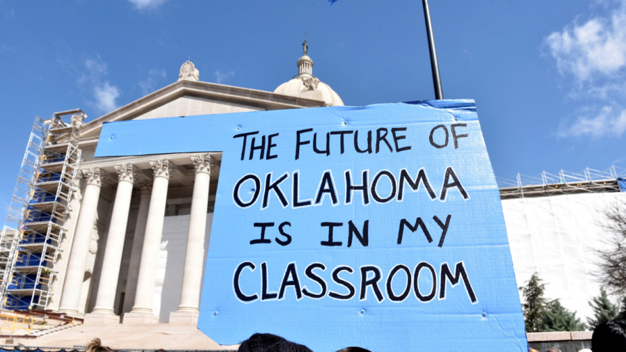 Oklahoma Starts School Year Short of Teachers Despite Pay Raise