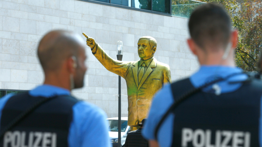 Germany Removes Golden Statue of Erdogan After Protests