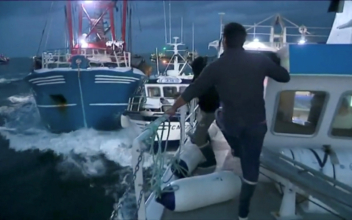 French Fishermen Clash With British Boats Over Scallop Fishing