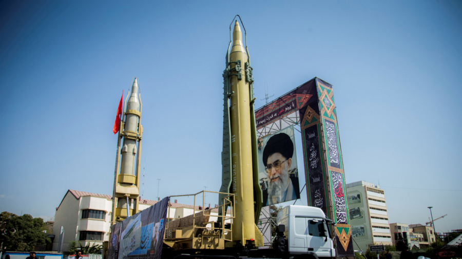 Iran Moves Missiles to Iraq in Warning to Enemies