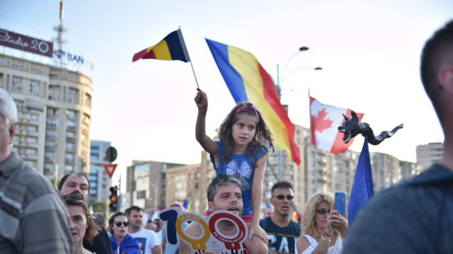 Romania Parliament Votes in Favor of Man/Woman Marriage Only