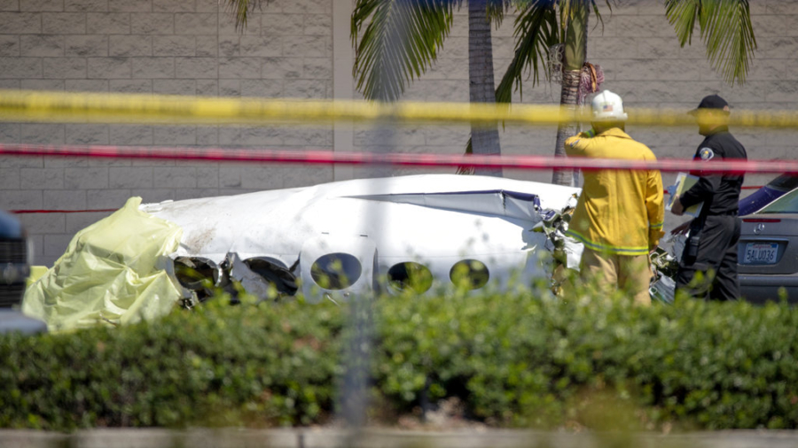 5 Killed, Small Plane Crashes in California Parking Lot