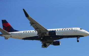 Delta Passengers Take Down Unruly Fellow Flyer