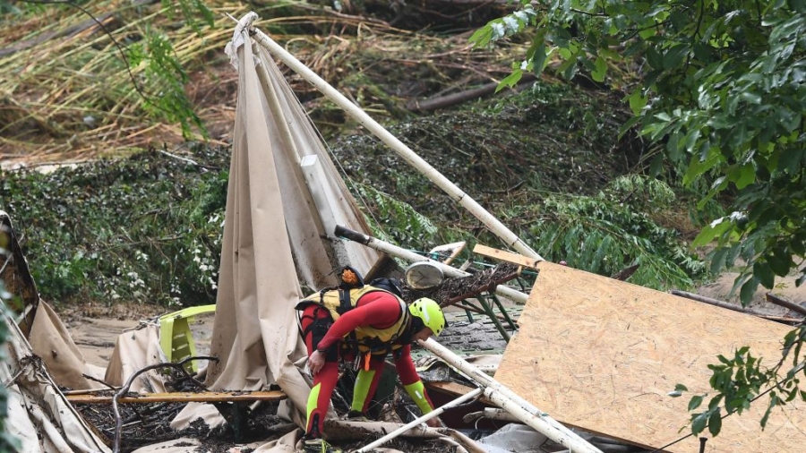 One Missing as Flash Floods Rush Through Southern France | NTD