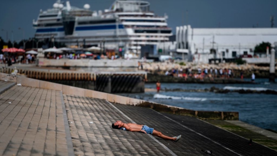 Hot, Dusty and on Fire: Portugal’s Heatwave Breaks Records