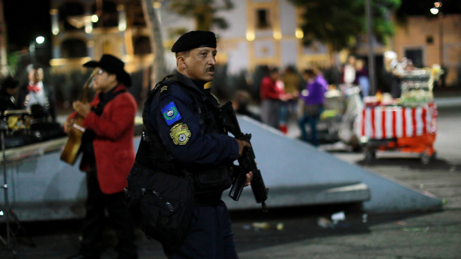Three Killed in Mexico City Tourist Hotspot, Police Chase ‘Mariachi’ Gunmen