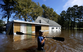 North Carolina Governor Pleads With Storm Evacuees to Be Patient