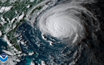 Hurricane Florence Makes Landfall as North Carolina Police Chief Predicts ‘Biblical Proportion Flood’