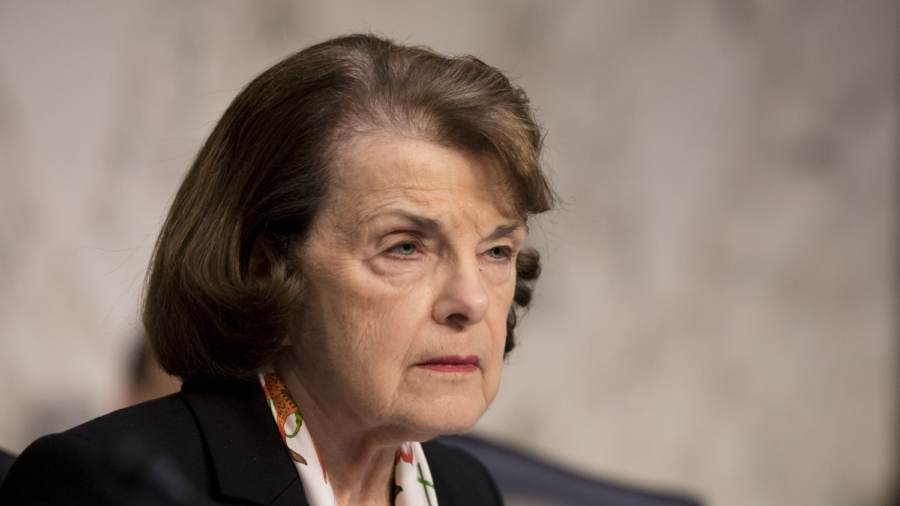 Feinstein Disputes Report That She Was Leaning Toward Voting to Acquit Trump