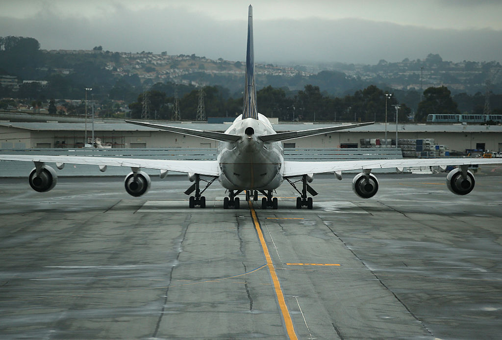 A United Airlines plane sits on the tarmac at San Francisco International Airport on June 10, 2015 in San Francisco, California. (Justin Sullivan/Getty Images)