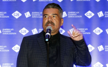 George Lopez Attacks Alleged Trump Supporter at Hooters