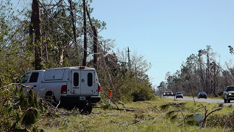 A Verizon repair crew works to fix downed lines after Hurricane Michael. (Verizon.com)
