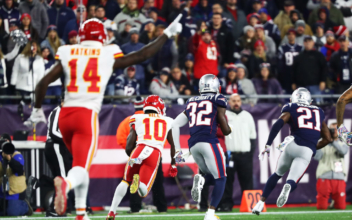 Patriots Fan Who Threw Beer at Chiefs Player Tyreek Hill Is Charged