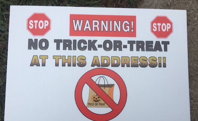 Georgia Sheriff Puts ‘No Trick-or-Treat’ Signs in Yard of Sex Offenders