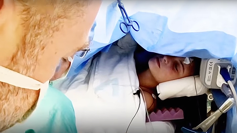 Doctors put Kira to sleep and opened up her skull. (Screenshot/Seattle Children's Hospital via Storyful)