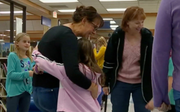 Paradise Teachers Help Students Left Without a School After the Camp Fire