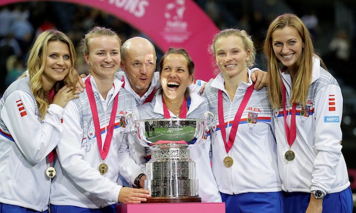 Siniakova Shines as Czech Republic Claim Sixth Fed Cup in Eight Years