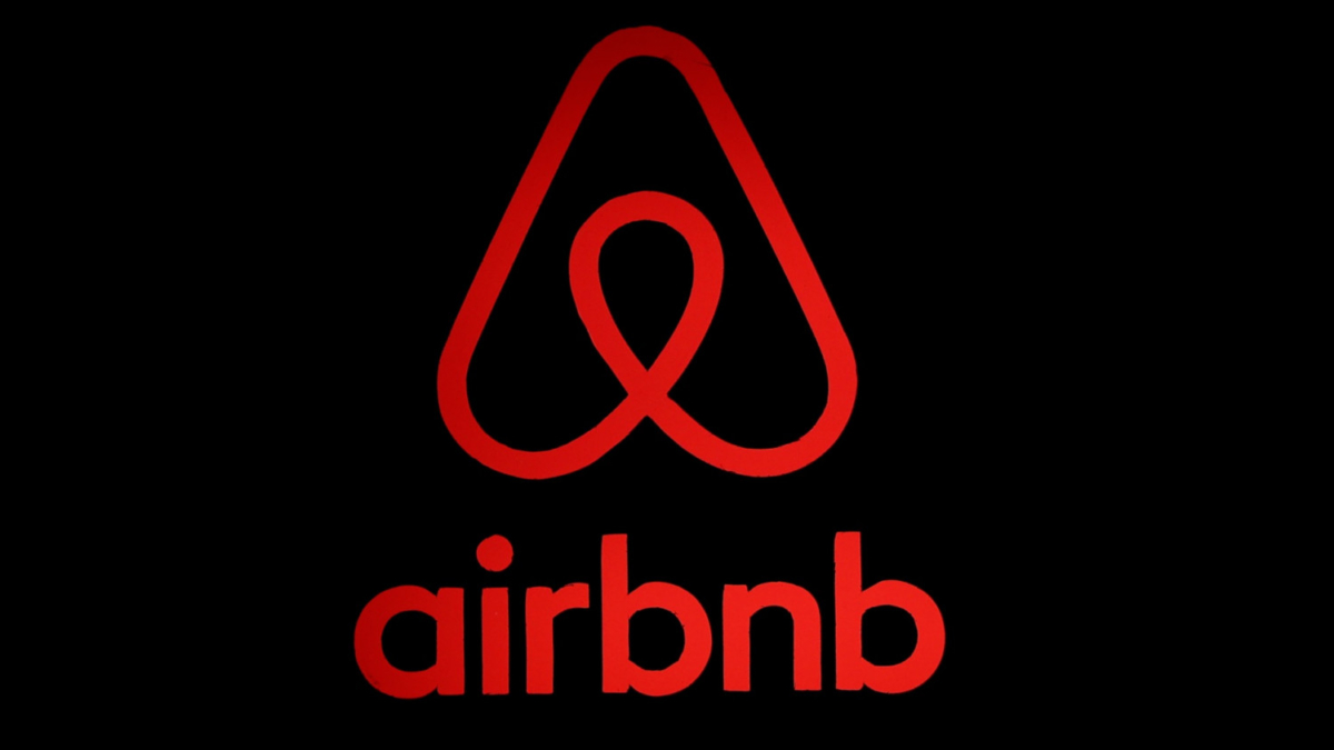 logo of Airbnb is displayed